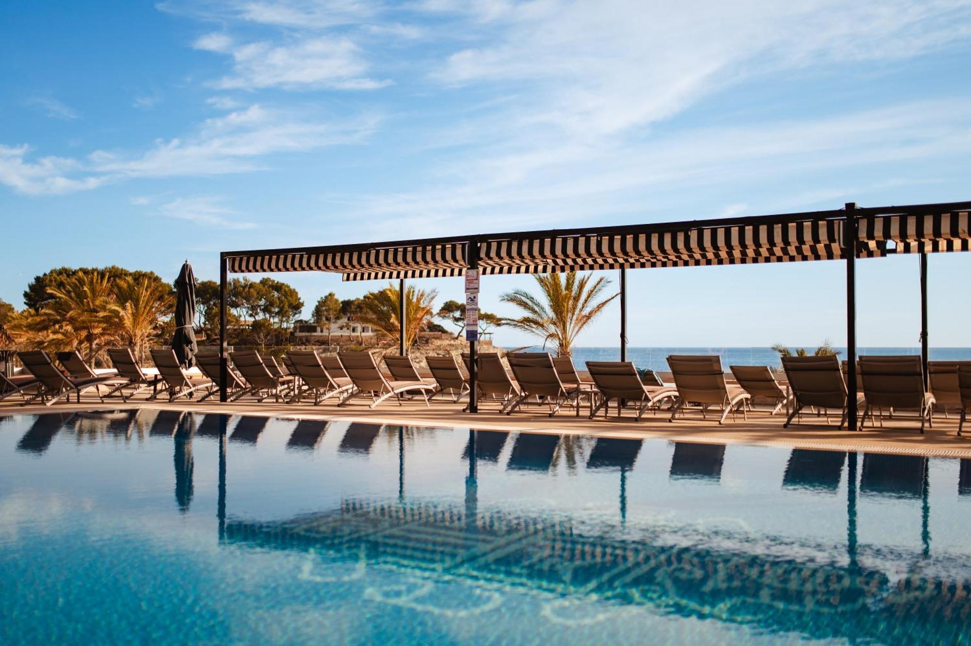 Secrets Mallorca Villamil Resort & Spa - Adults Only باغيرا المظهر الخارجي الصورة The swimming pool at the hotel