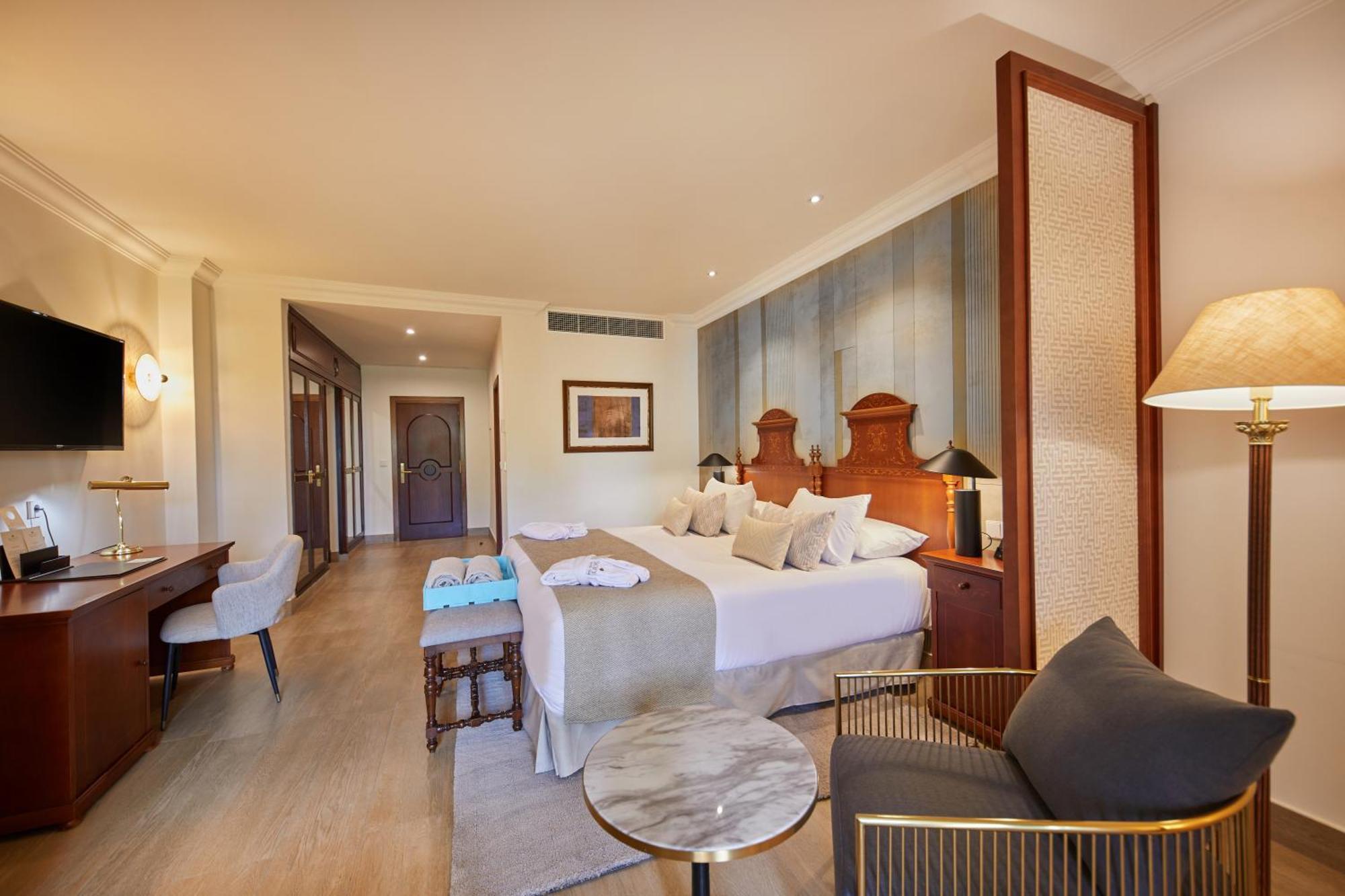 Secrets Mallorca Villamil Resort & Spa - Adults Only باغيرا المظهر الخارجي الصورة A room at the hotel