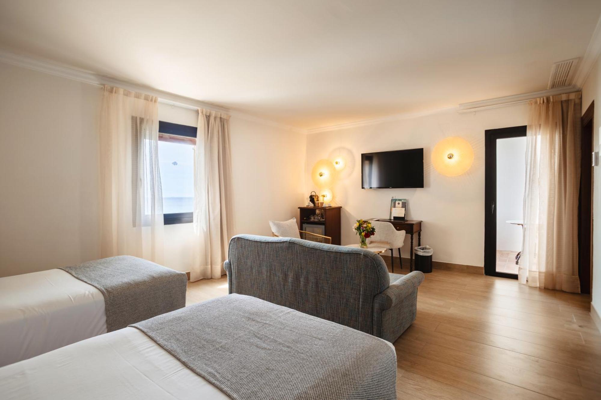 Secrets Mallorca Villamil Resort & Spa - Adults Only باغيرا المظهر الخارجي الصورة A room at the hotel