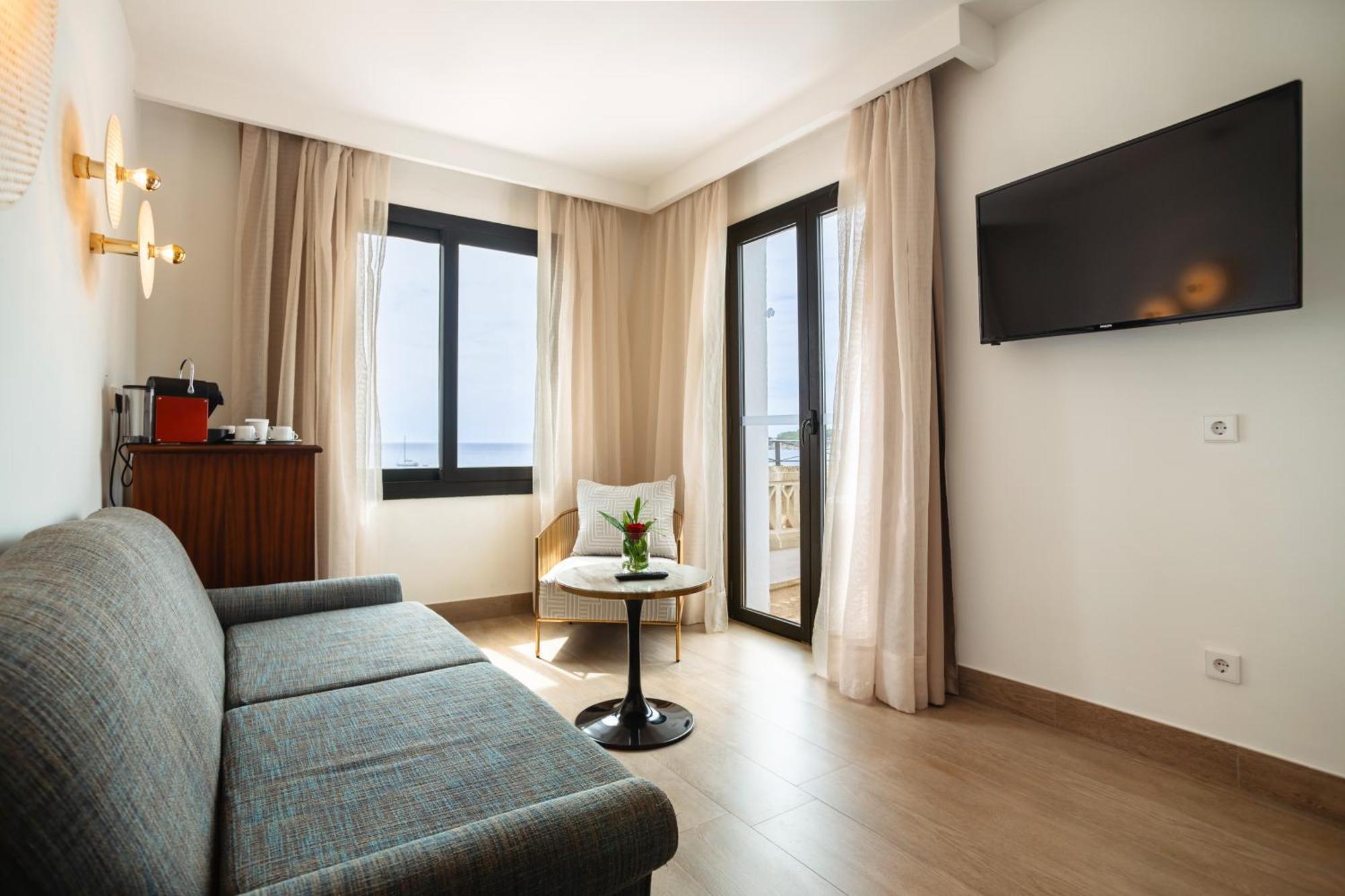 Secrets Mallorca Villamil Resort & Spa - Adults Only باغيرا المظهر الخارجي الصورة A room at the hotel