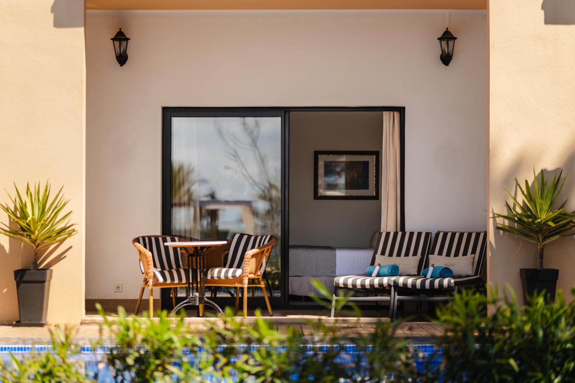 Secrets Mallorca Villamil Resort & Spa - Adults Only باغيرا المظهر الخارجي الصورة A sliding door