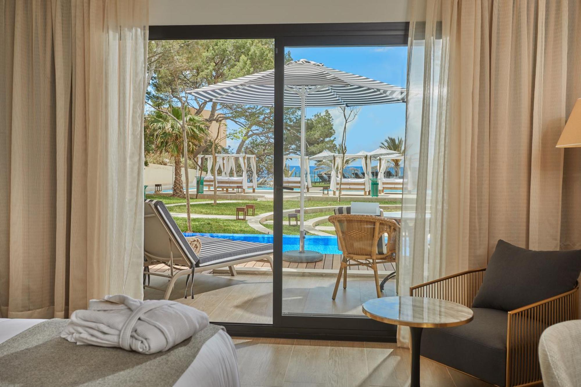 Secrets Mallorca Villamil Resort & Spa - Adults Only باغيرا المظهر الخارجي الصورة A room at the hotel