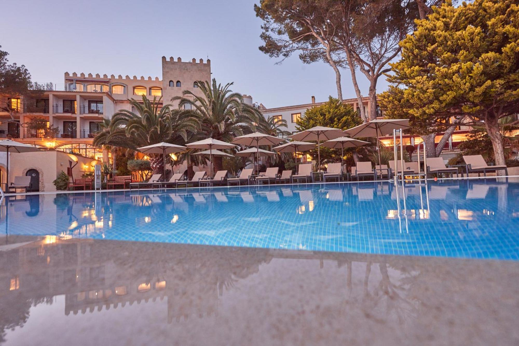 Secrets Mallorca Villamil Resort & Spa - Adults Only باغيرا المظهر الخارجي الصورة The hotel's swimming pool